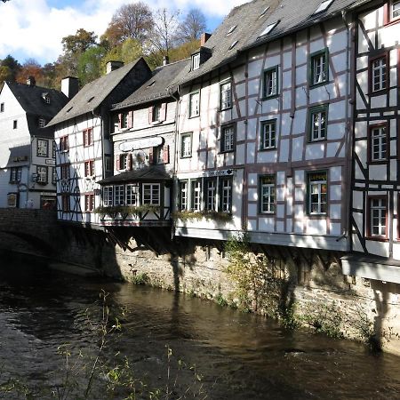 Historisches Haus Im Herzen Von Моншау Экстерьер фото