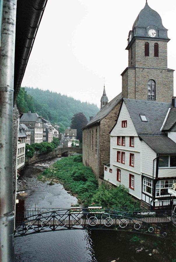 Historisches Haus Im Herzen Von Моншау Экстерьер фото